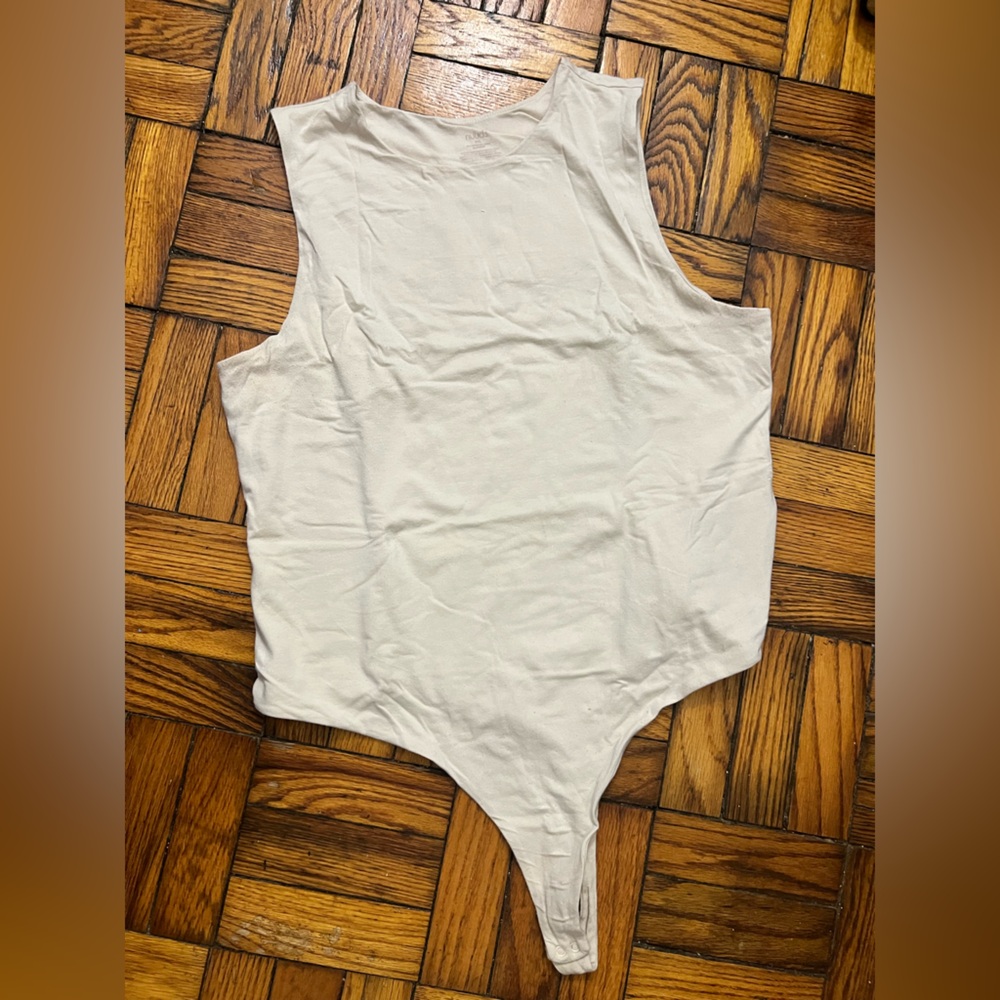 Nuuds Cream One-Shoulder Top
